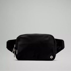Lululemon Large Everywhere belt bag with extended strap 2L